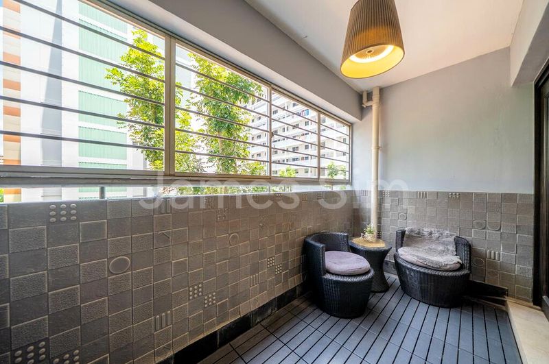 Executive HDB for Sale in  324 Yishun Central - Image 2